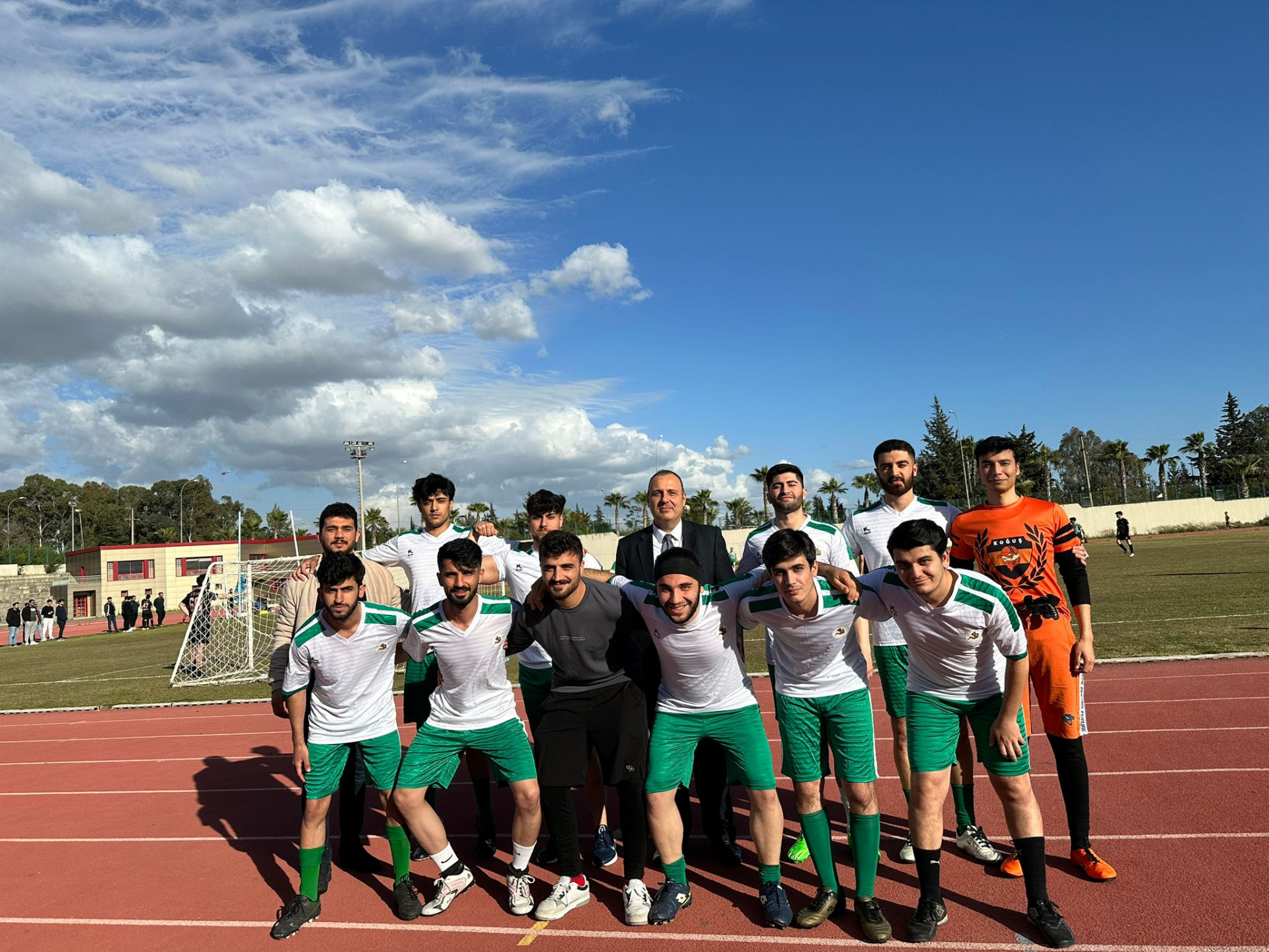 Çukurova Üniversitesi ÜNİLİG futbol karşılaşmalarında ilk maçına çıkan fakültemiz futbol takımına başarılar diliyoruz